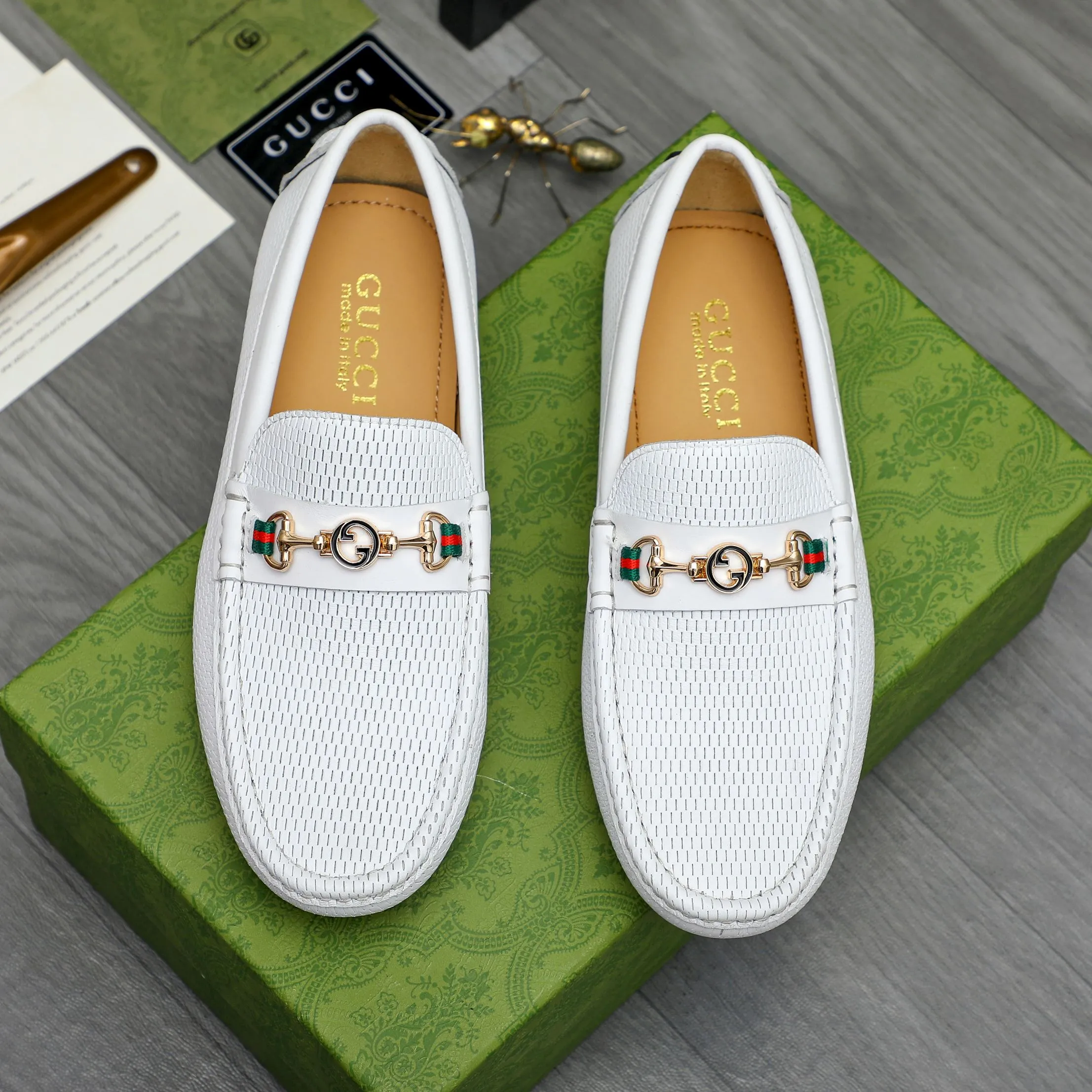 Men's shoes 💰p420 Product trademark: GUCCI (Gucci) casual slip-on men's shoes Regular size: 38-44 Product materials: Selected hollow cowhide upper, sheepskin lining, rubber outsole